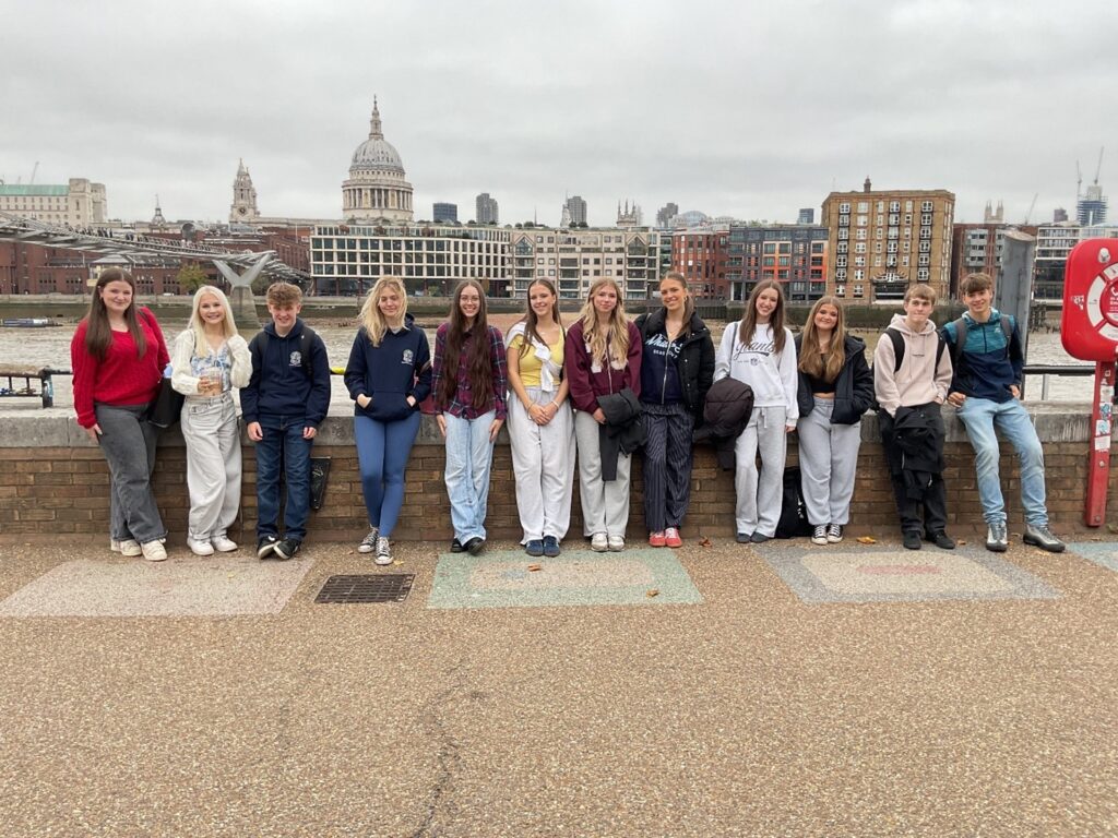 251020 Drama Trip To London 1